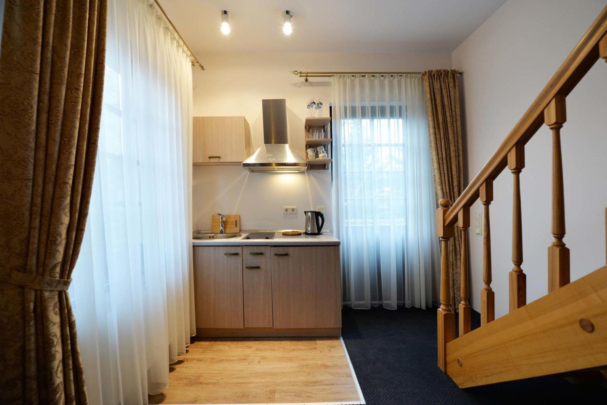Guest House & Villa Astoma Palanga Rum bild